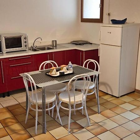 Hotel Et Residence De La Transhumance Saint-Martin-de-Crau Ngoại thất bức ảnh