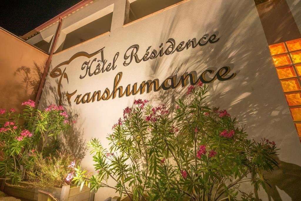 Hotel Et Residence De La Transhumance Saint-Martin-de-Crau Ngoại thất bức ảnh
