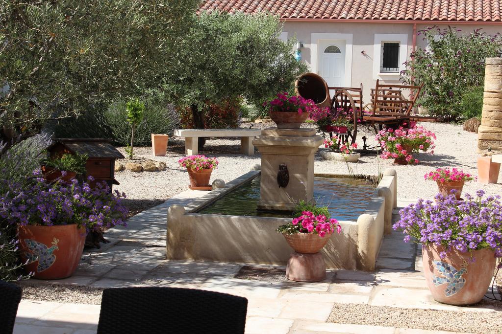 Hotel Et Residence De La Transhumance Saint-Martin-de-Crau Ngoại thất bức ảnh