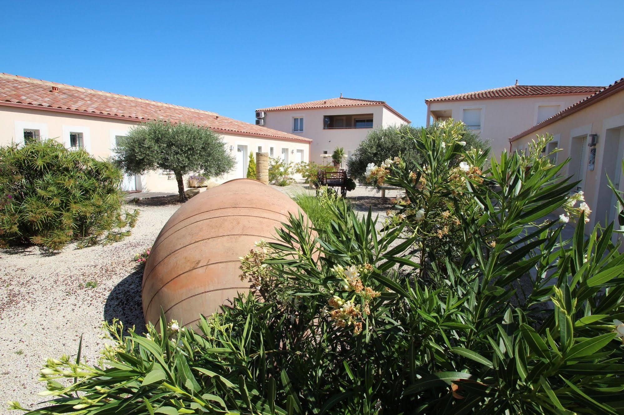Hotel Et Residence De La Transhumance Saint-Martin-de-Crau Ngoại thất bức ảnh