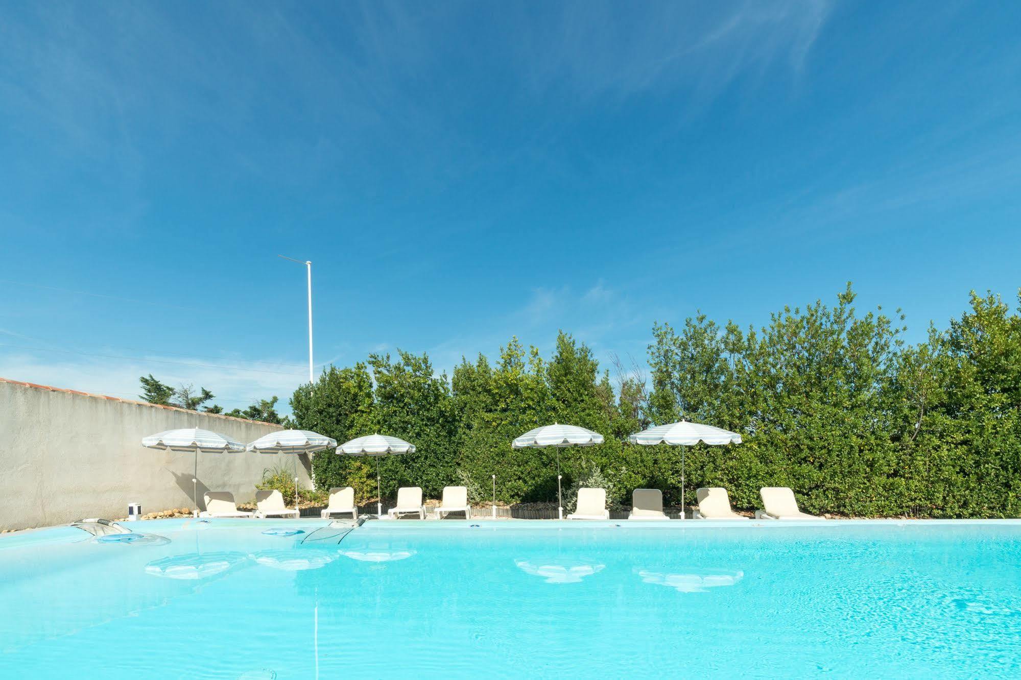 Hotel Et Residence De La Transhumance Saint-Martin-de-Crau Ngoại thất bức ảnh