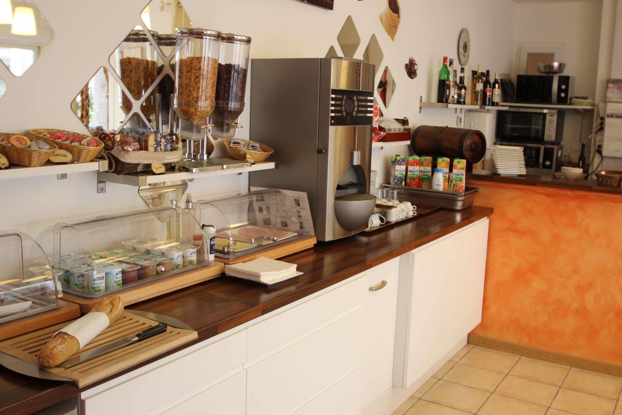 Hotel Et Residence De La Transhumance Saint-Martin-de-Crau Ngoại thất bức ảnh