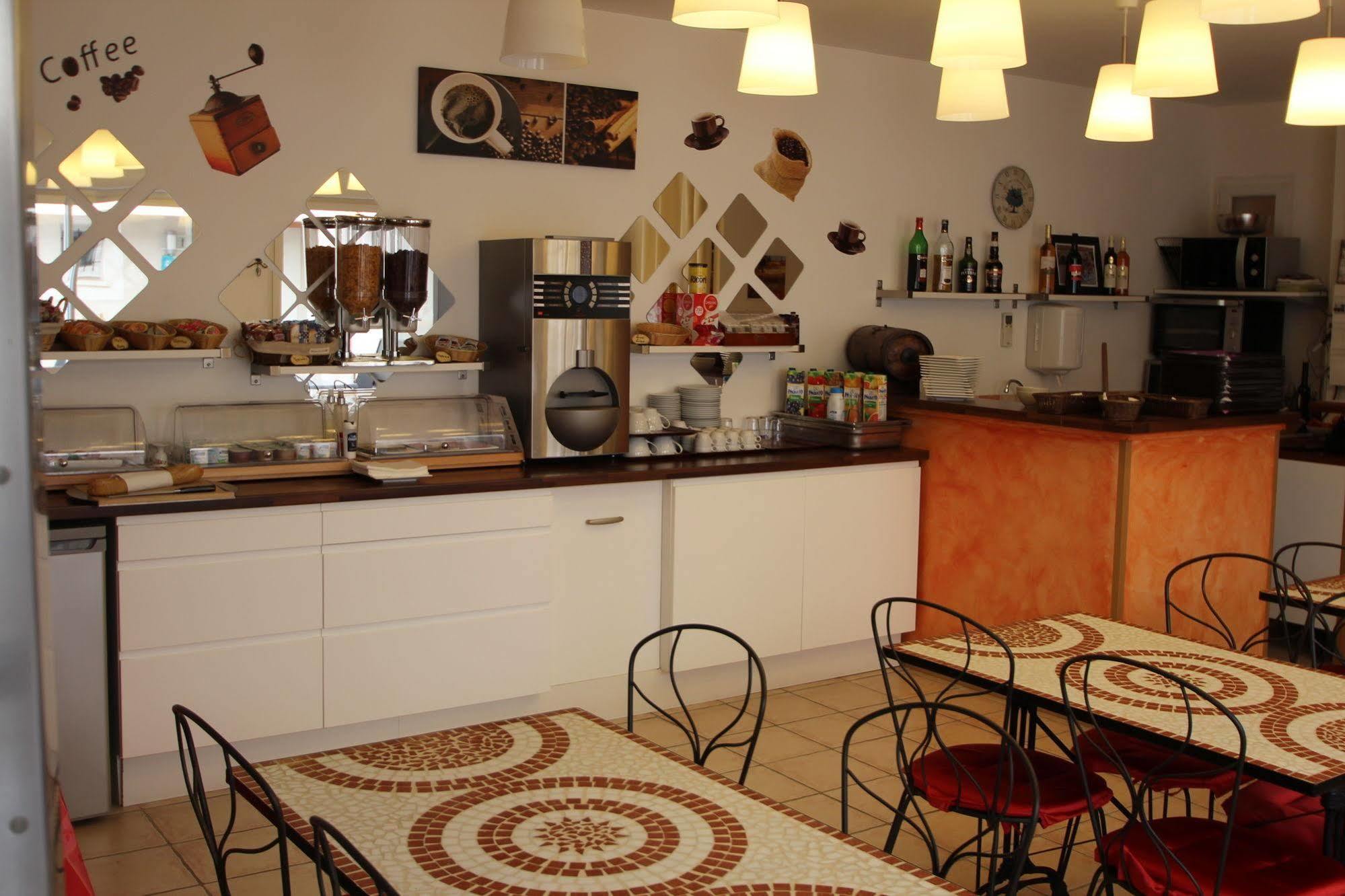 Hotel Et Residence De La Transhumance Saint-Martin-de-Crau Ngoại thất bức ảnh